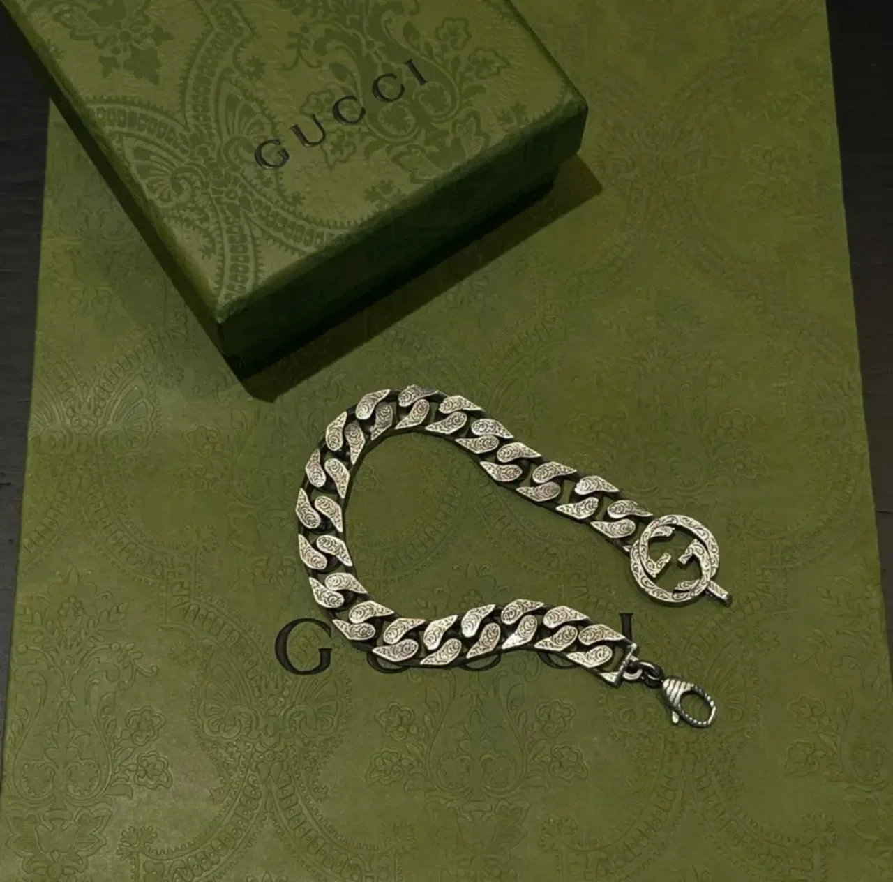 Gucci 银绿色 粗链条 雕刻叶纹 手链 9