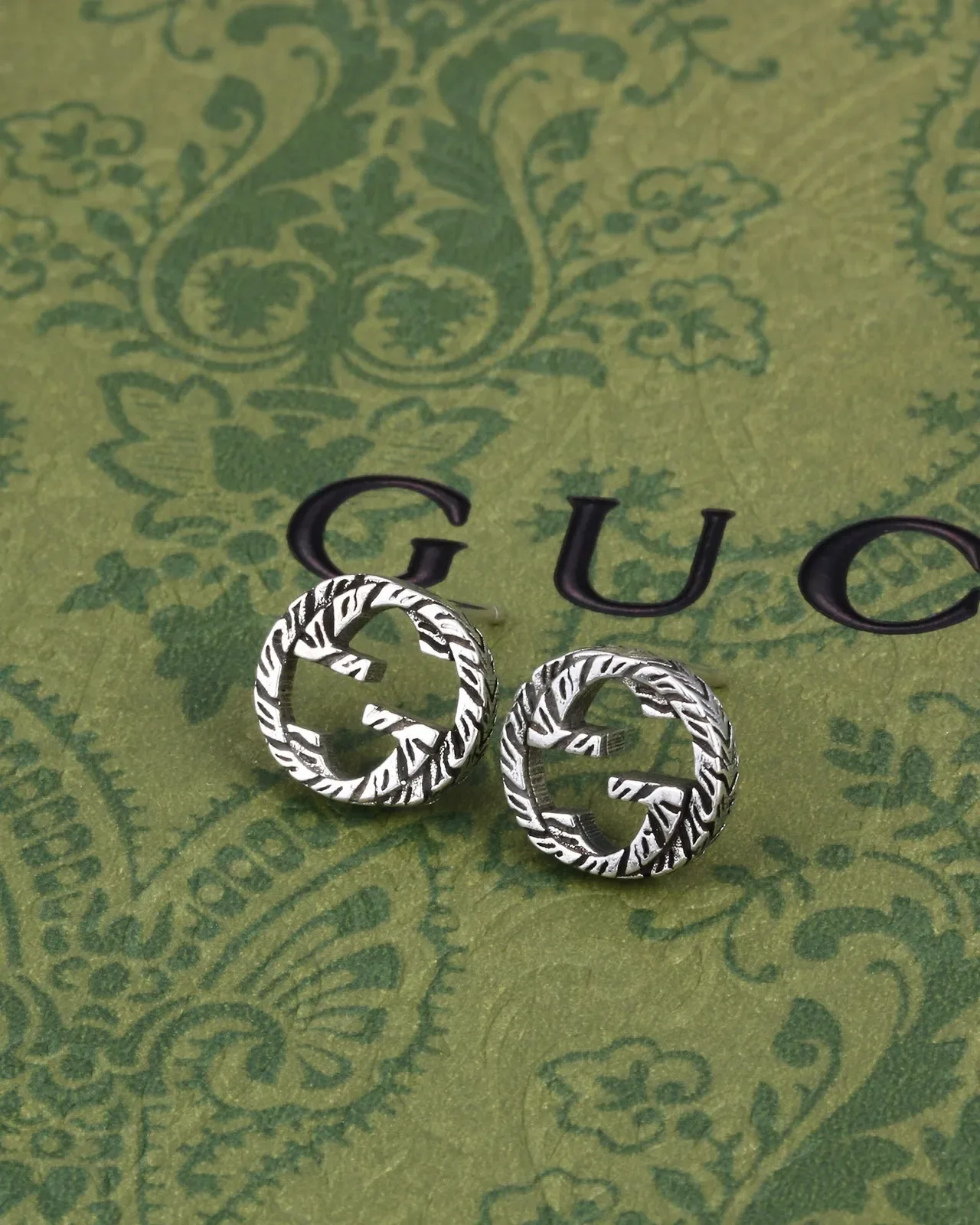 Gucci Silver Interlocking G Logo Textured Circular Border Earrings 3