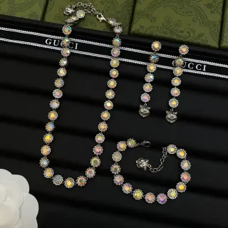 Gucci Prateado Multicolor Iridescente Cristal-Incrustado Cabeça de Tigre Charm Colar