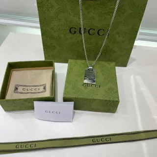 Gucci খোপির মোটিফ আয়তক্ষেত্র পেন্ডেন্ট হার