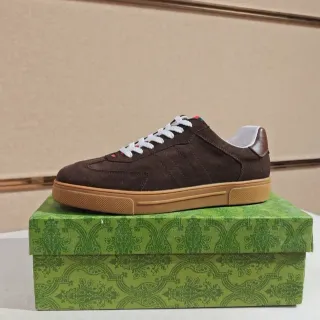 Gucci Tennis 1977 Zapatillas lifestyle de ante marrón con detalle de malla