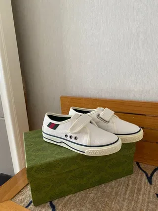 Gucci Tennis 1977 أبيض أخضر Velcro حزام إغلاق شبكة خطوط كعب أكسنت نمط حياة أحذية 9