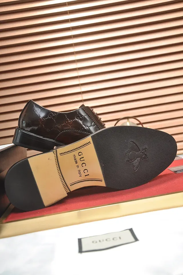 Gucci Two-Tone Monogram Cap-Toe Oxford Shoes 3
