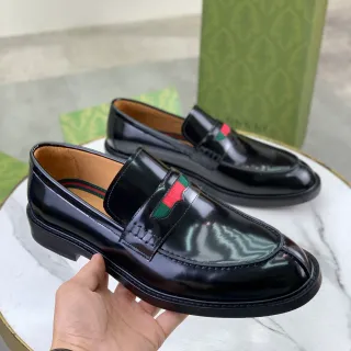 Gucci Web Stripe পেটেন্ট লেদার লোফার