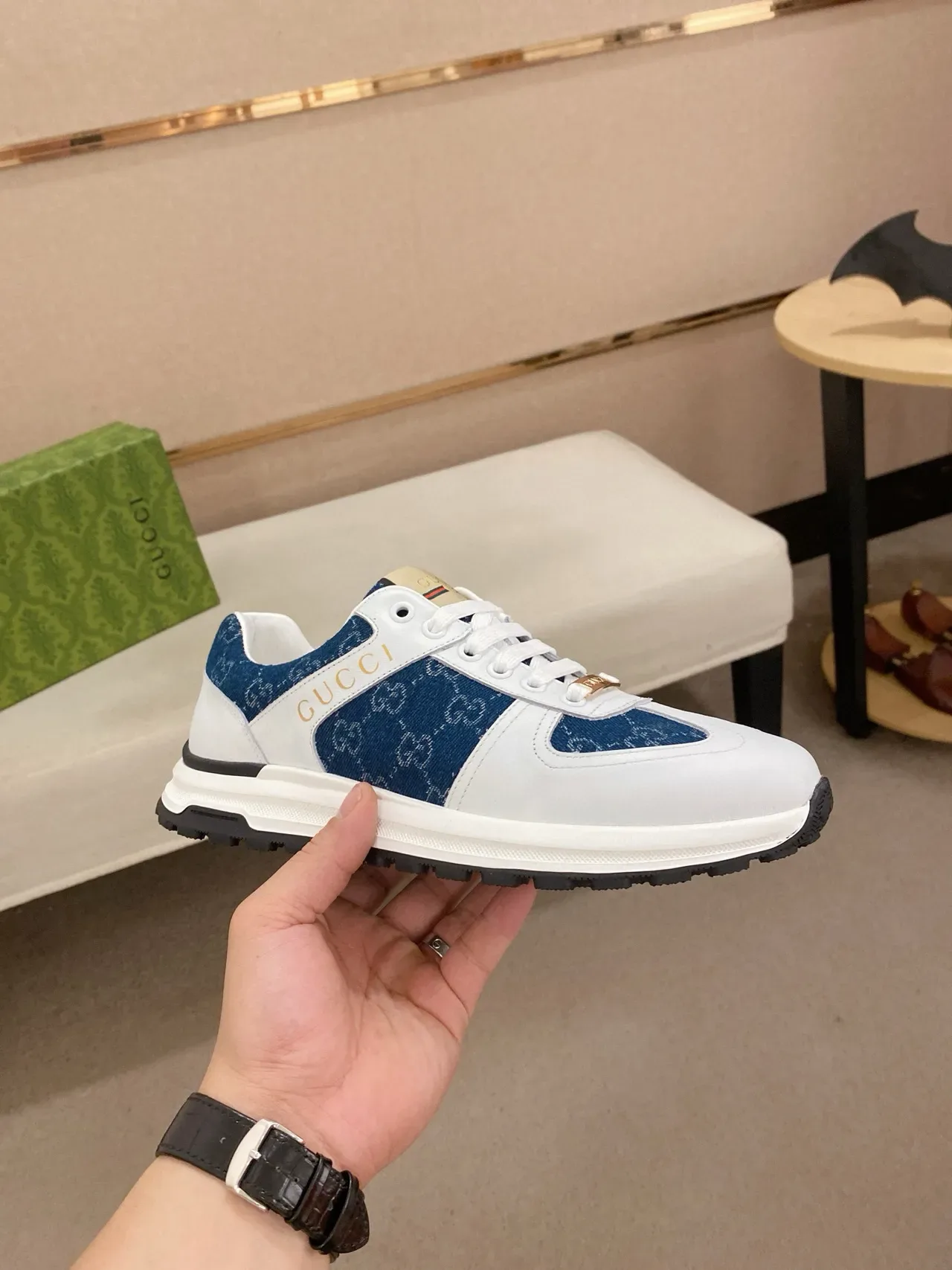 Gucci Tênis Lifestyle Branco Navy Two-Tone Couro e Denim Detalhe Logo Dourado 4