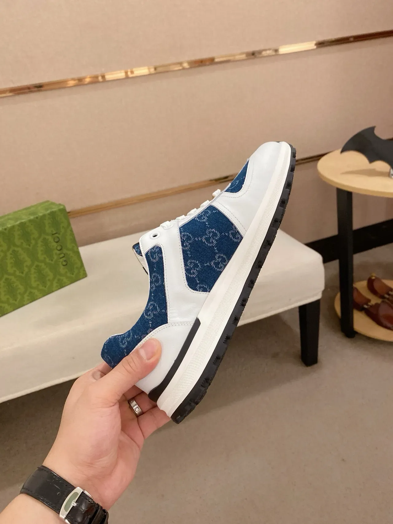 Gucci Tênis Lifestyle Branco Navy Two-Tone Couro e Denim Detalhe Logo Dourado 5