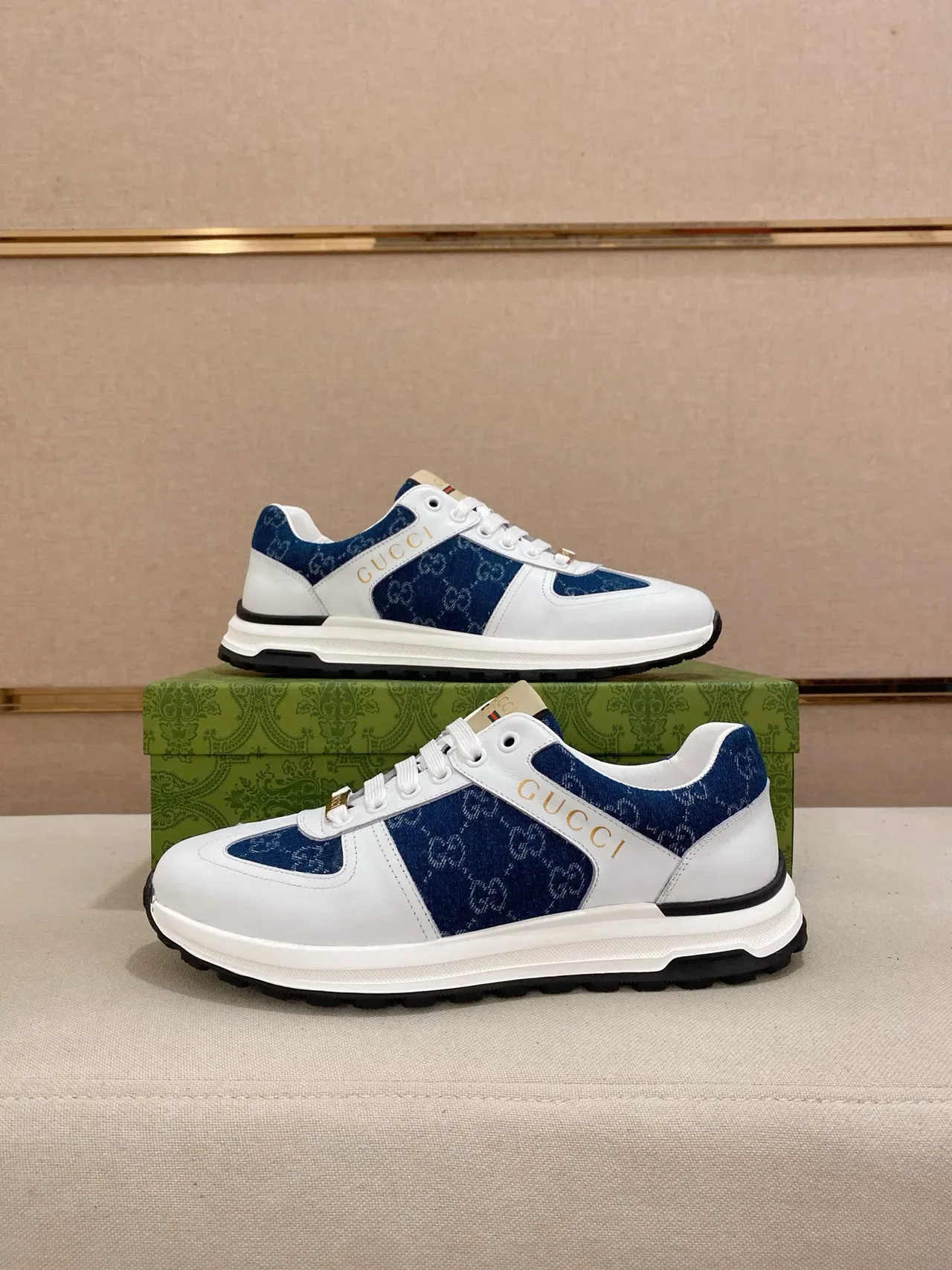Gucci Tênis Lifestyle Branco Navy Two-Tone Couro e Denim Detalhe Logo Dourado 7