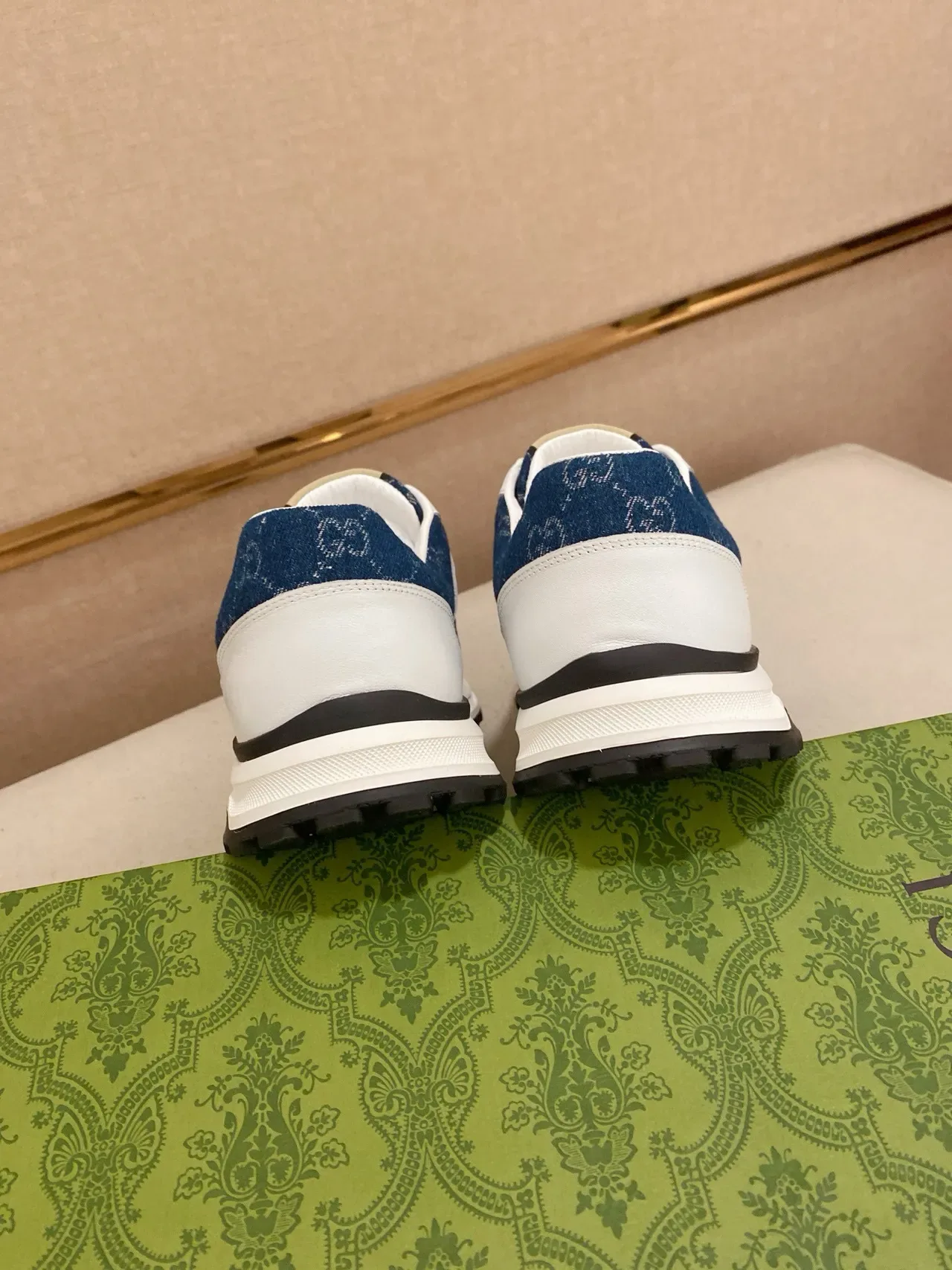 Gucci Tênis Lifestyle Branco Navy Two-Tone Couro e Denim Detalhe Logo Dourado 8