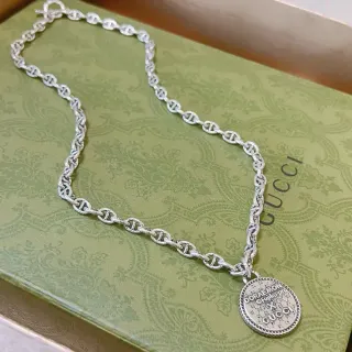 Gucci x Doraemon রূপালী ম্যারিনার-লিঙ্ক মেডালিয়ন নেকলেস