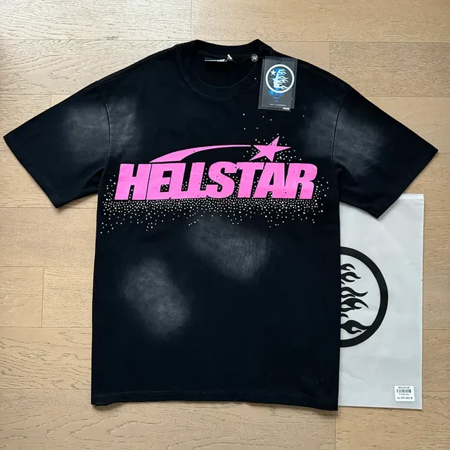 Camiseta gráfica oversized Hellstar preta e rosa 9