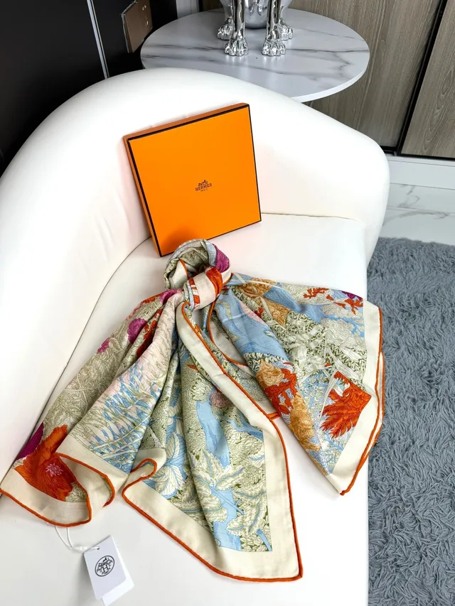 Hermès भूरे नारंगी वनस्पति प्रिंट हरिंगबोन वीव रेशम स्कार्फ 9