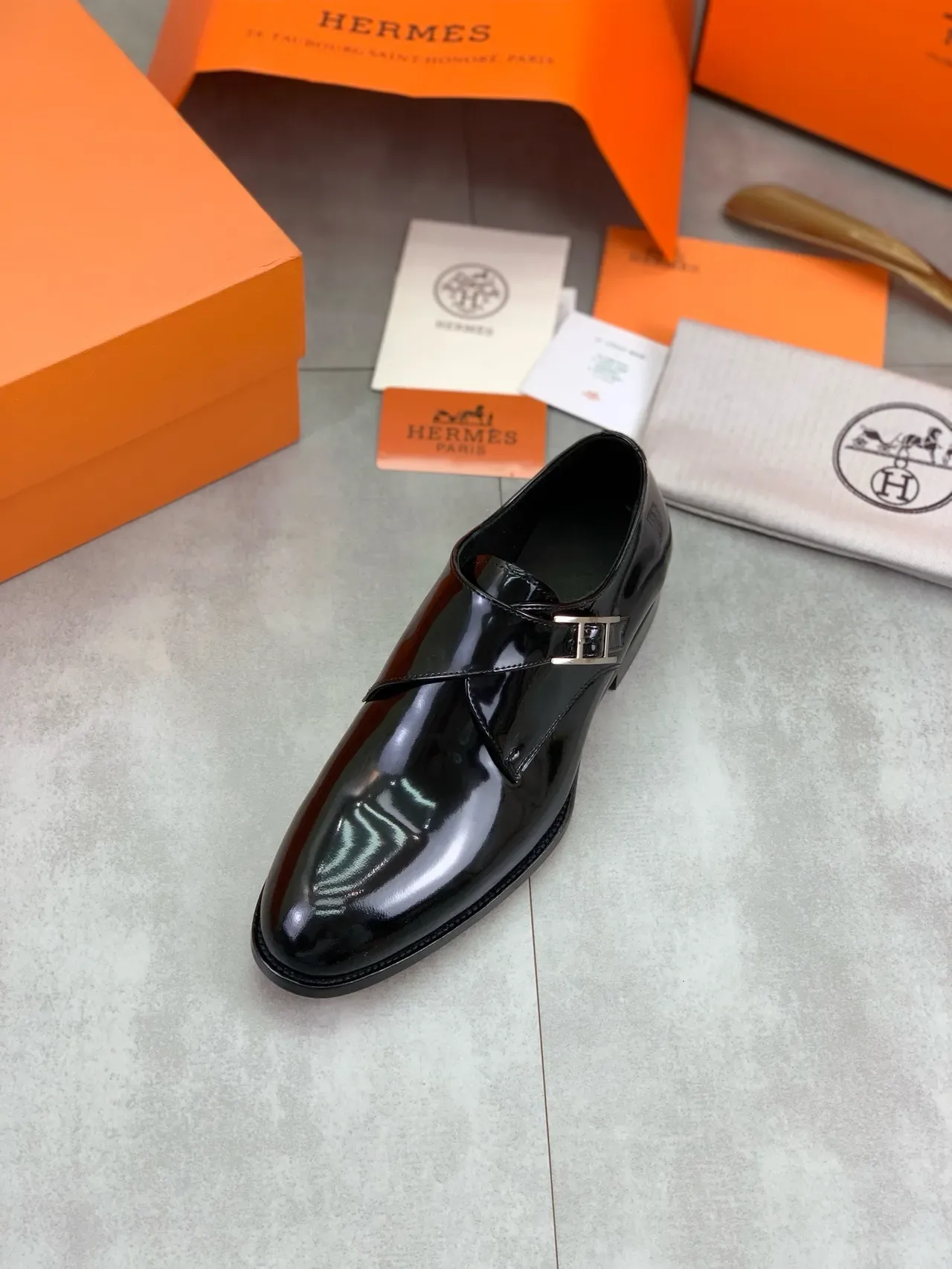 Hermès أحذية مونك جلد أسود فضي لامع براءة اختراع حزام واحد 5