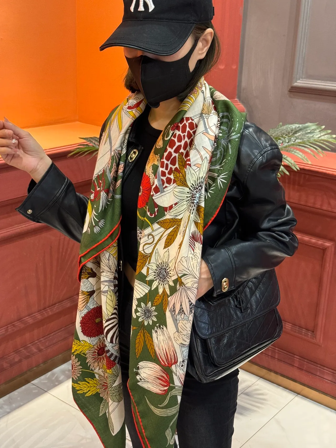 Hermès हरा लाल चित्रात्मक जीवविज्ञानी वनस्पतीय प्रिंट बहुस्तरीय उद्यान प्रतीक रेशम स्कार्फ 4