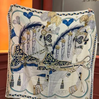 Hermès Harnais de Cœur écharpe de soie bleu marine et or