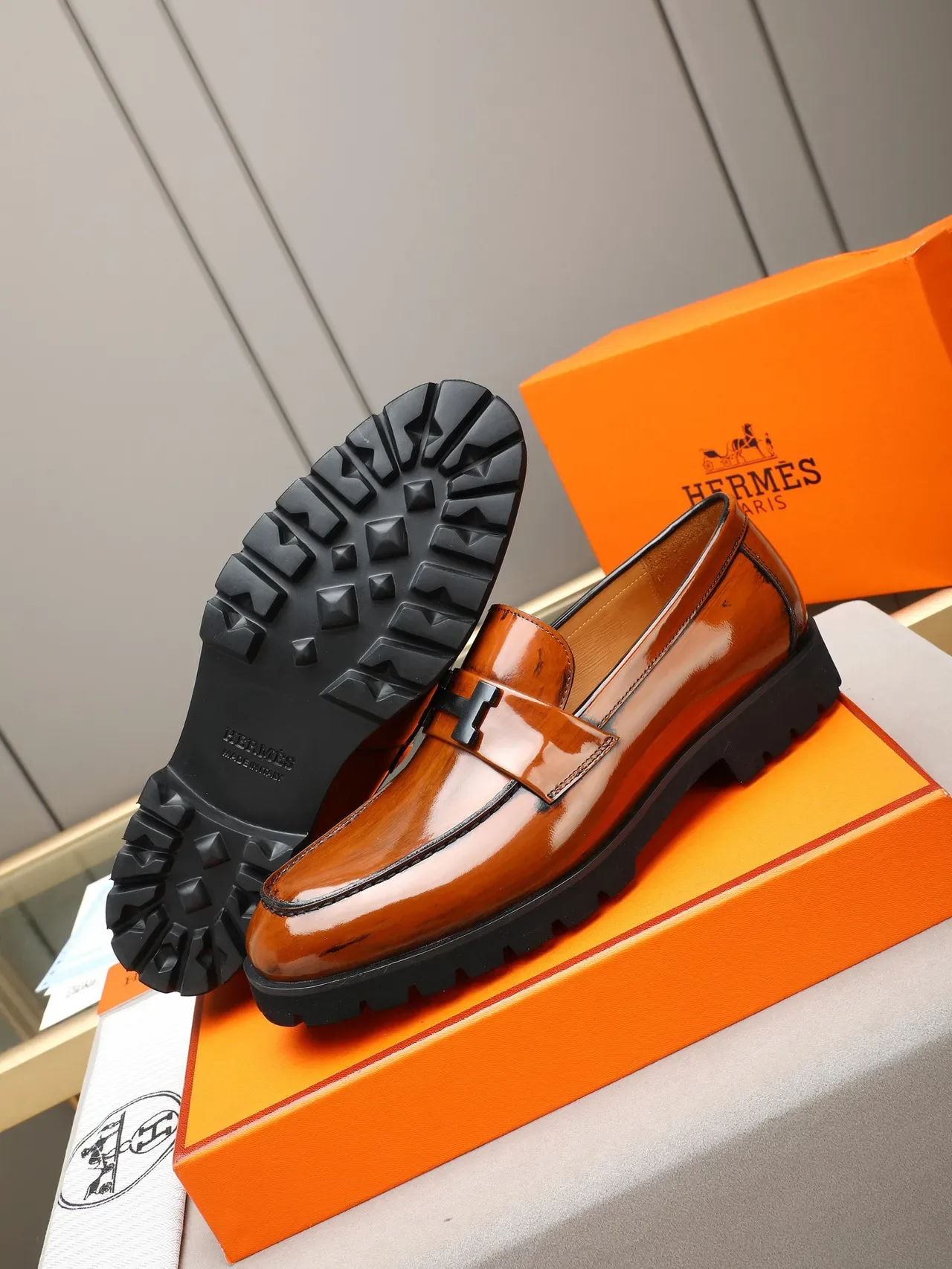 Hermès Loafer Marrón/negro Cuero Patent-Like Pulido Correa con hebilla H-Buckle 4