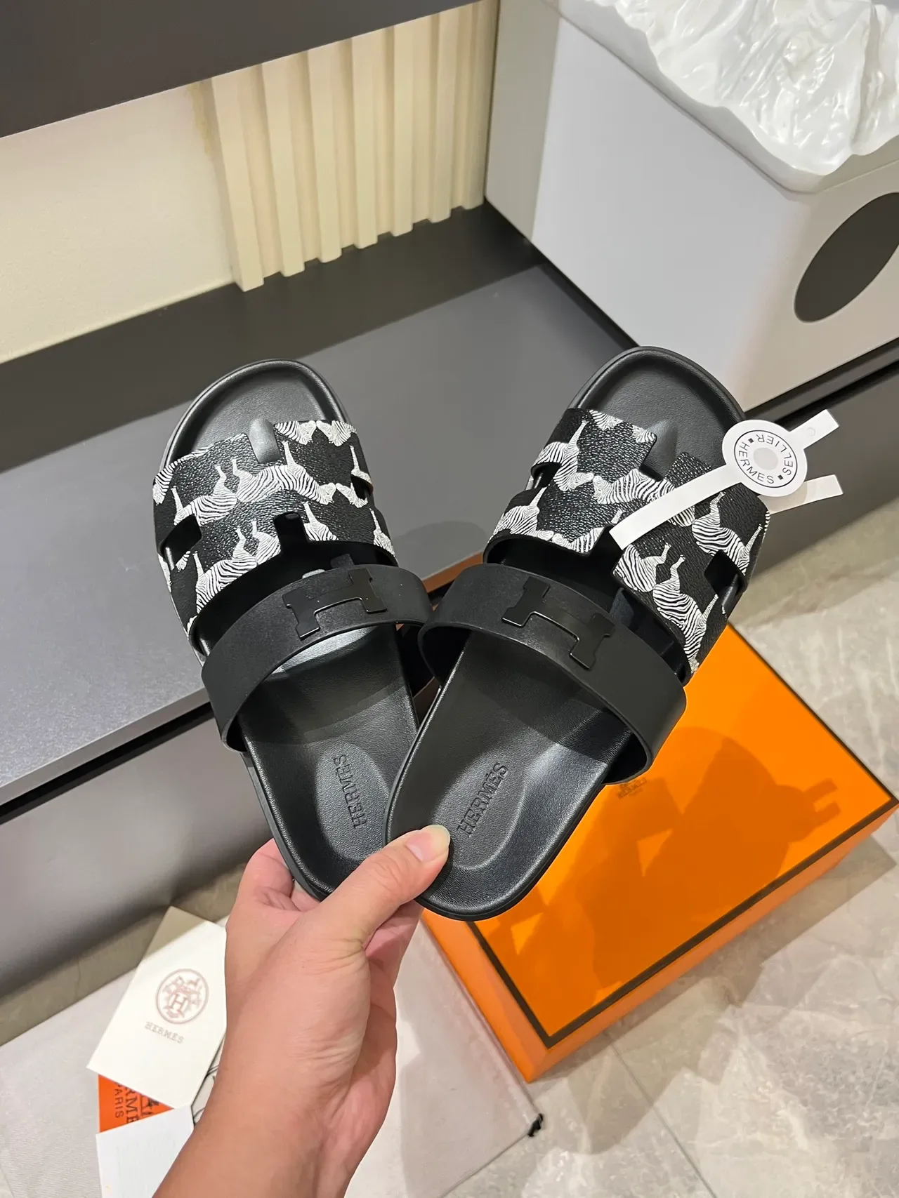 Hermès Oran Black Beige Double-Strap Slide H-Shaped Hardware Slippers 9