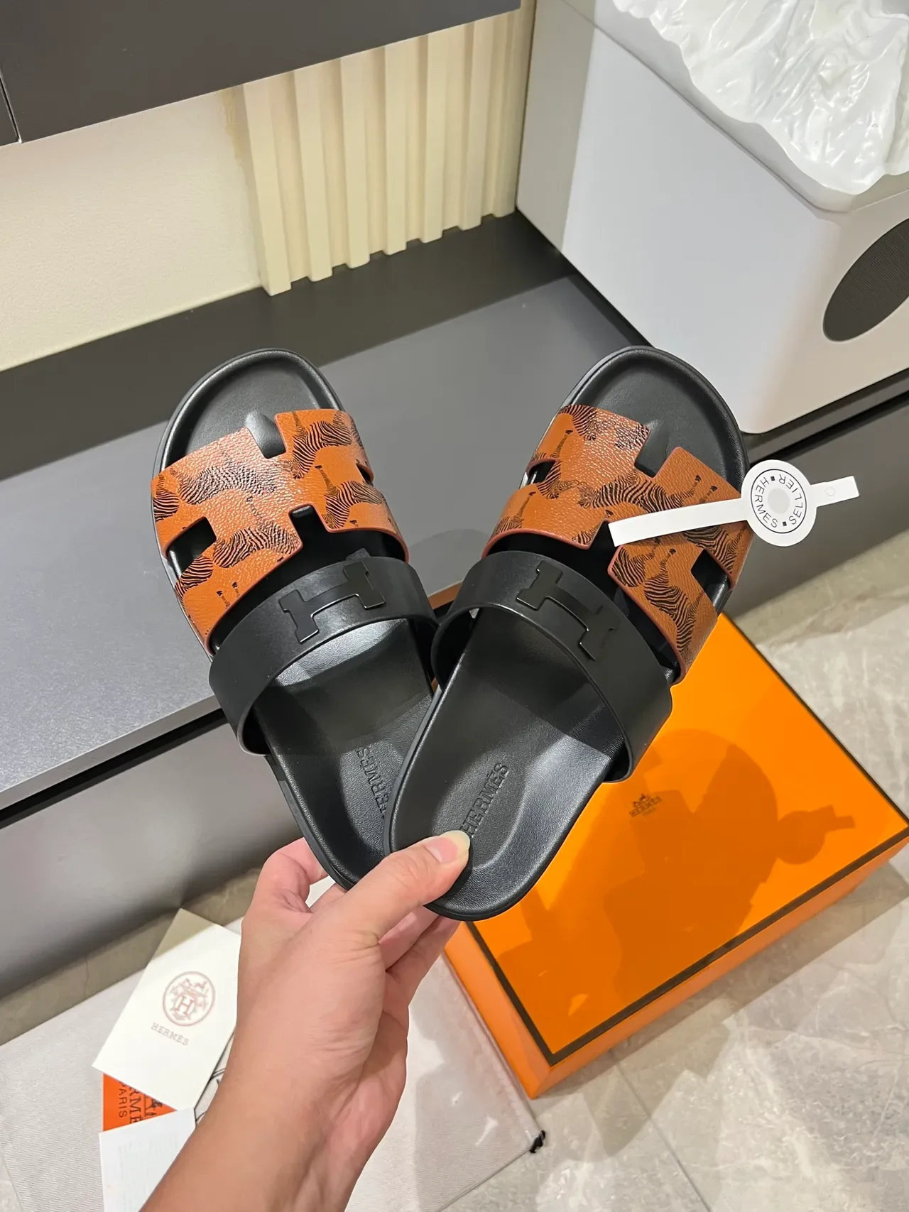 Hermès Oran Black Beige Double-Strap Slide H-Shaped Hardware Slippers 11