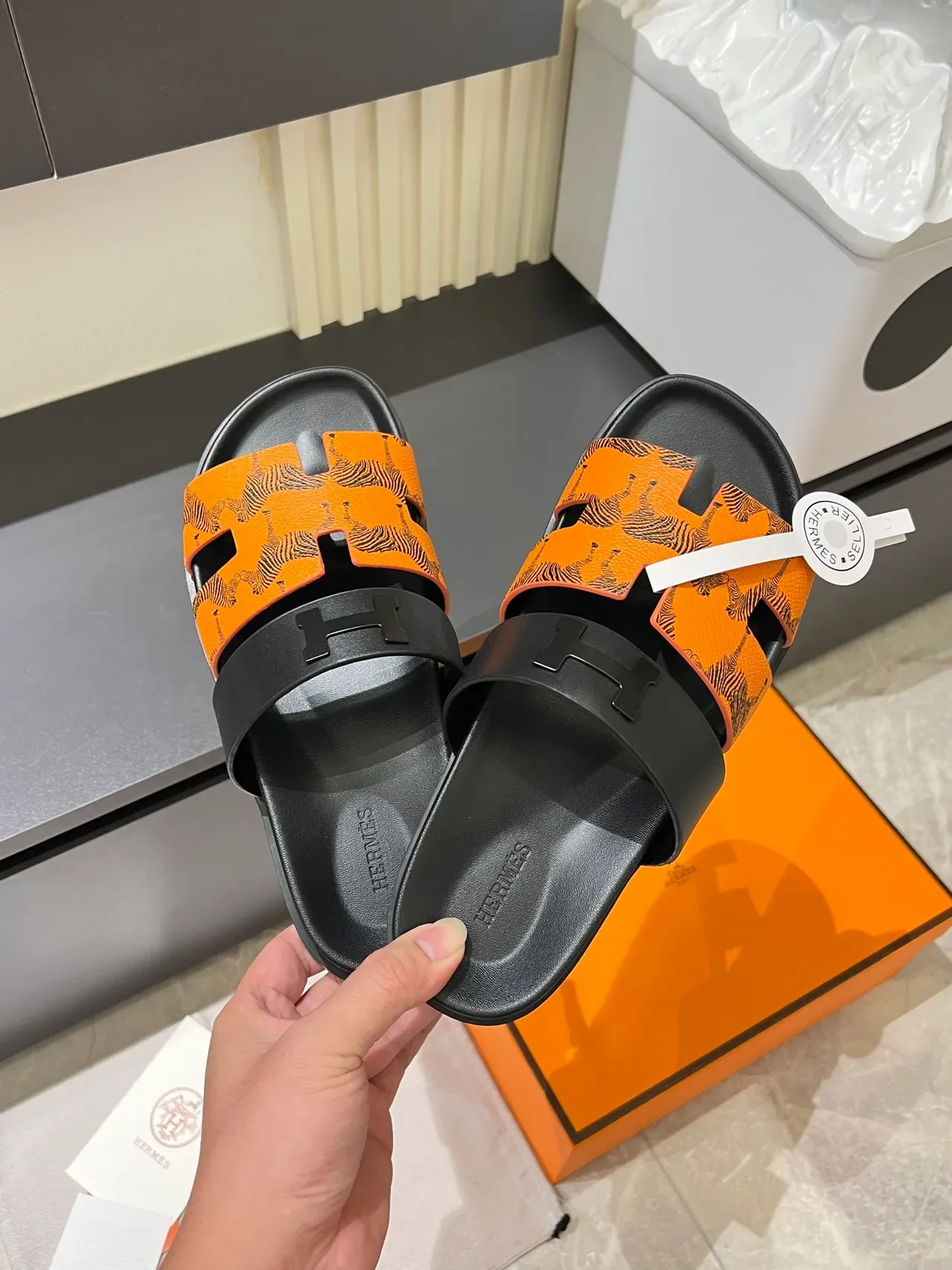Hermès Oran Black Beige Double-Strap Slide H-Shaped Hardware Slippers 14