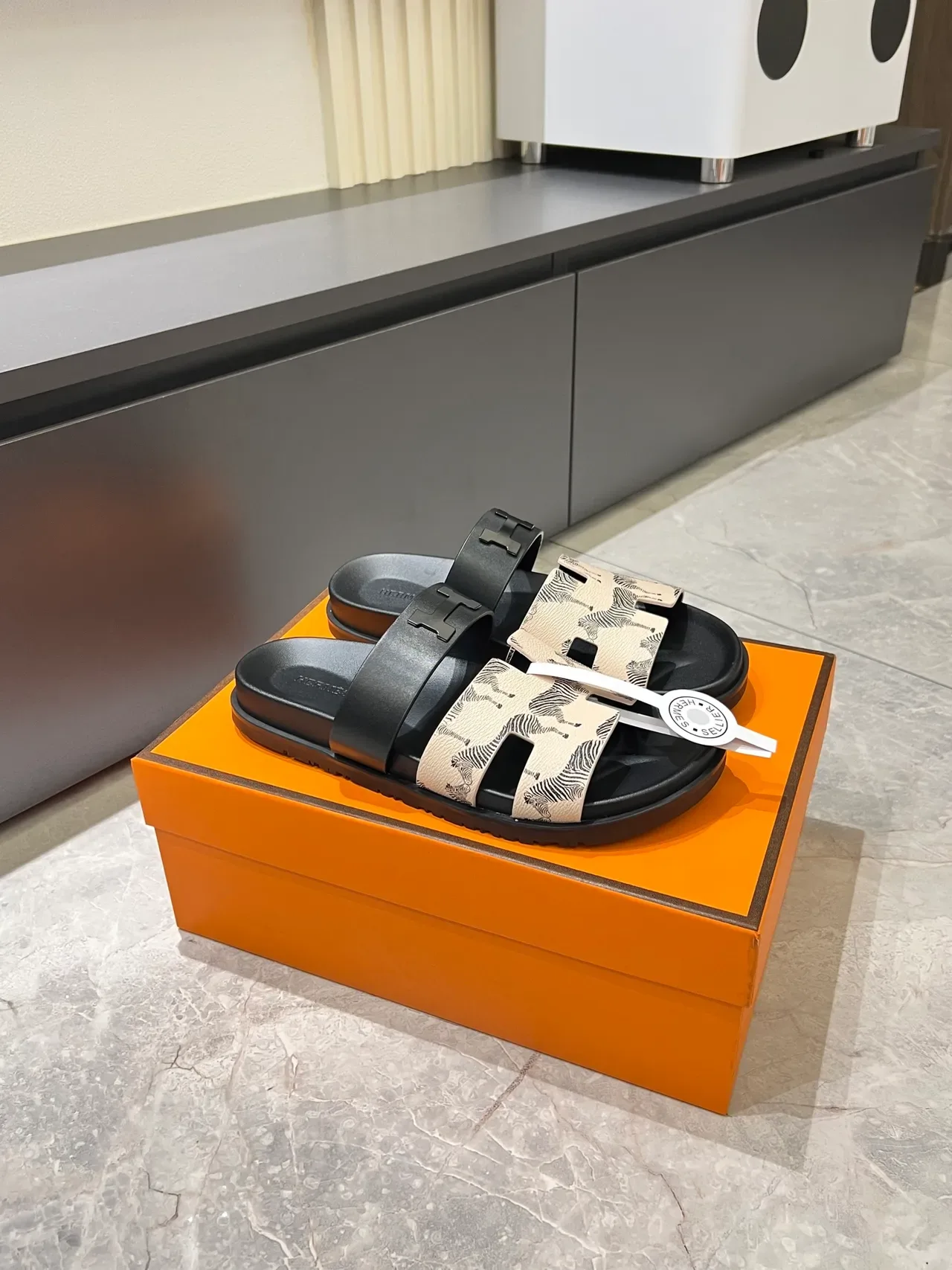 Hermès Oran Black Beige Double-Strap Slide H-Shaped Hardware Slippers 16