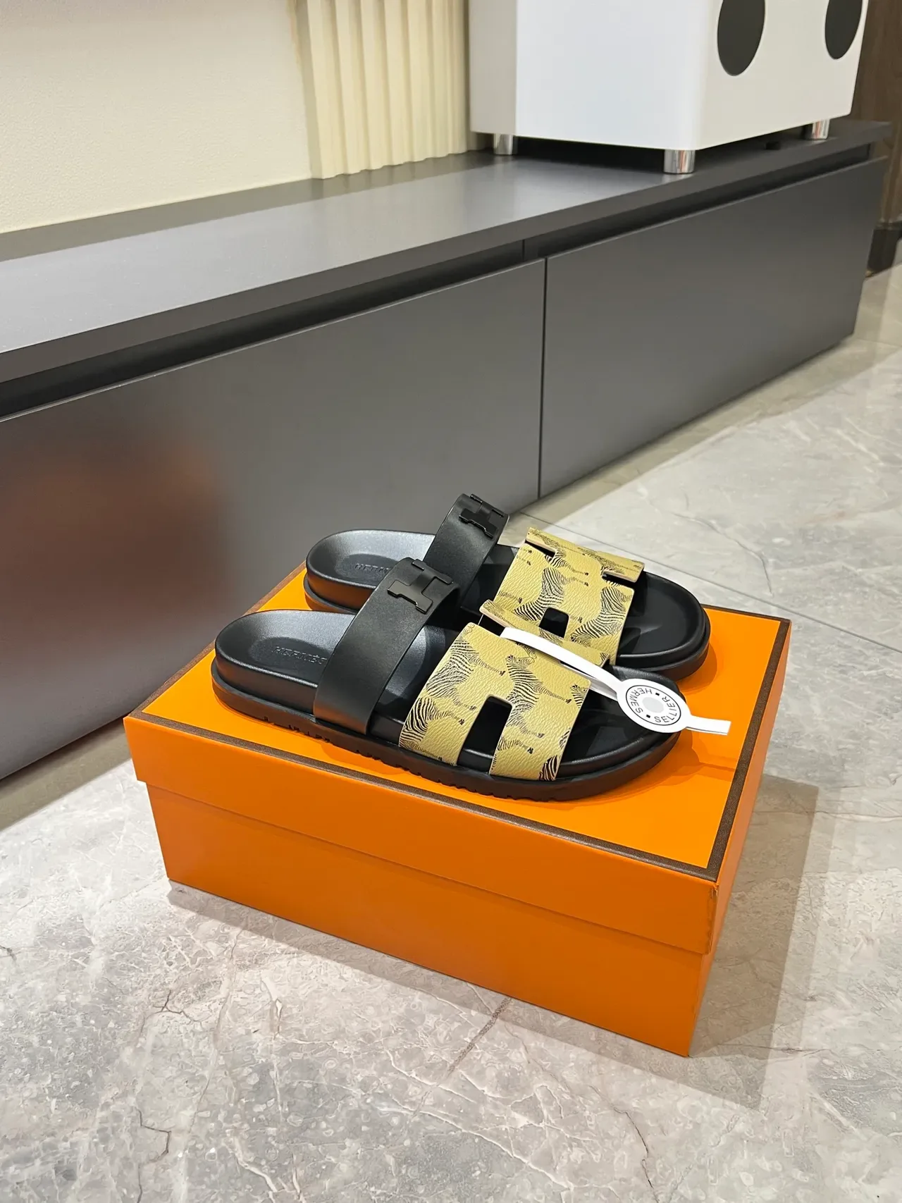 Hermès Oran Black Beige Double-Strap Slide H-Shaped Hardware Slippers 19