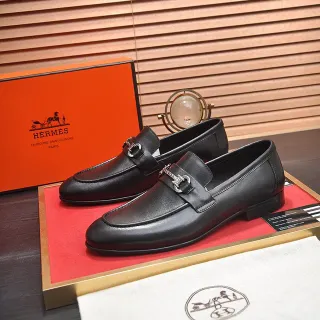 Hermès Oran حذاء ليفر أسود جلدي بحصان بت