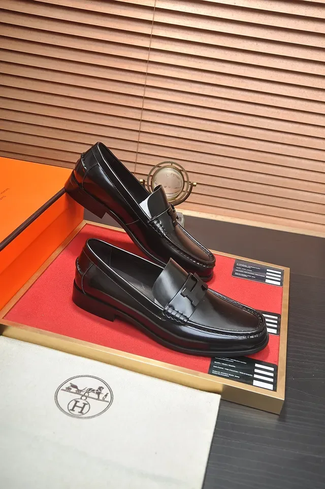Hermès Oran 黑色抛光皮革 H-Buckle 乐福鞋 4