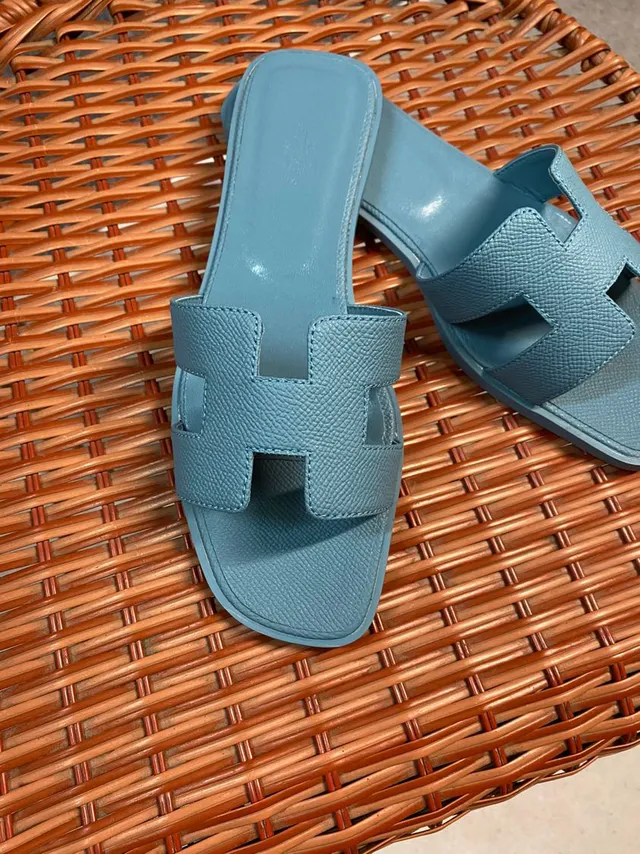 Hermès Oran شبشب أزرق فاتح مسطح 6