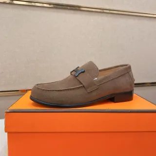 Hermès Oran 棕色麂皮 H-Buckle 乐福鞋