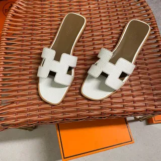 Hermès Oran Off-White couro H-Strap sandálias