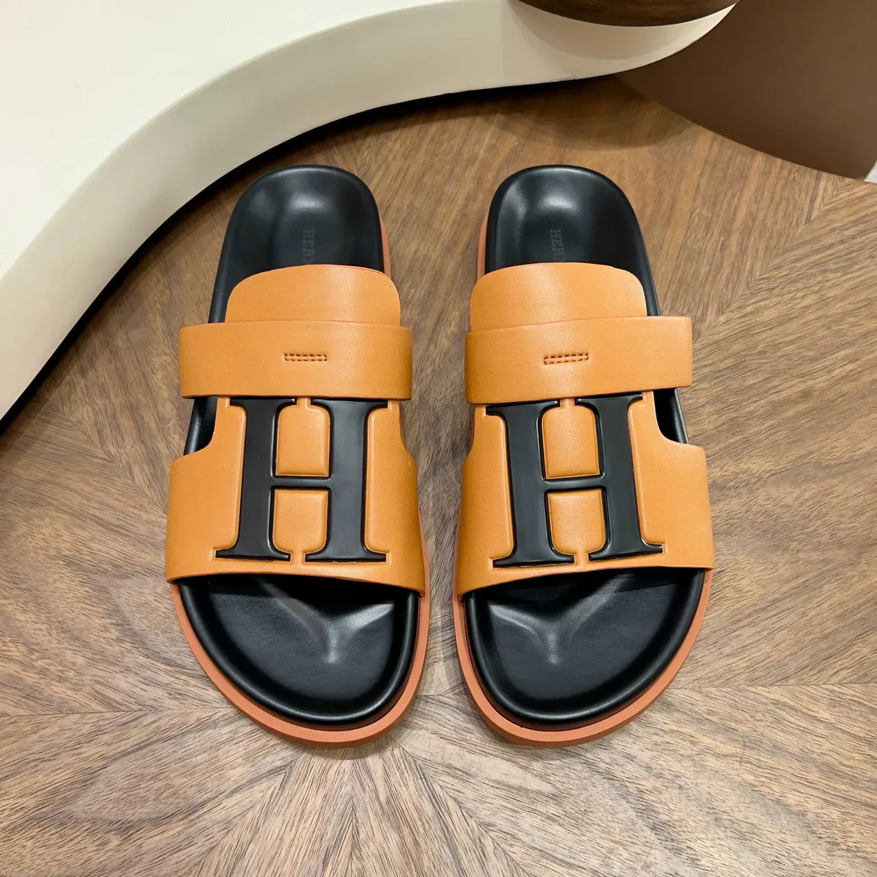 Sandales Hermès Oran Blanches et Noires 5