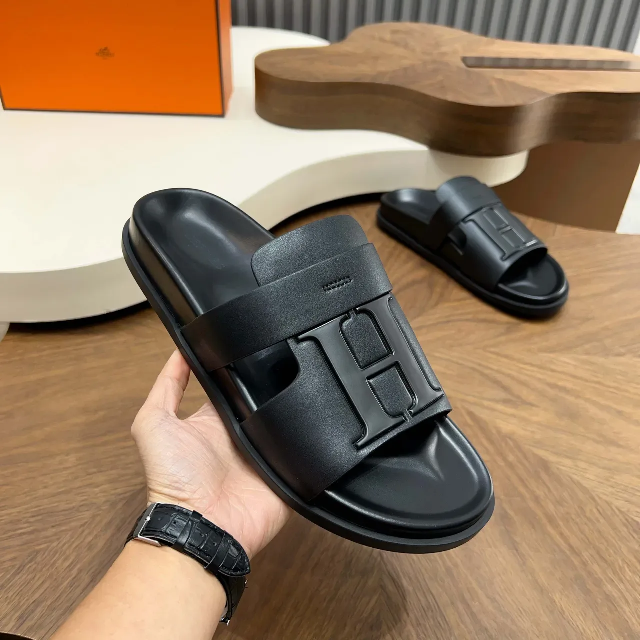 Sandales Hermès Oran Blanches et Noires 6