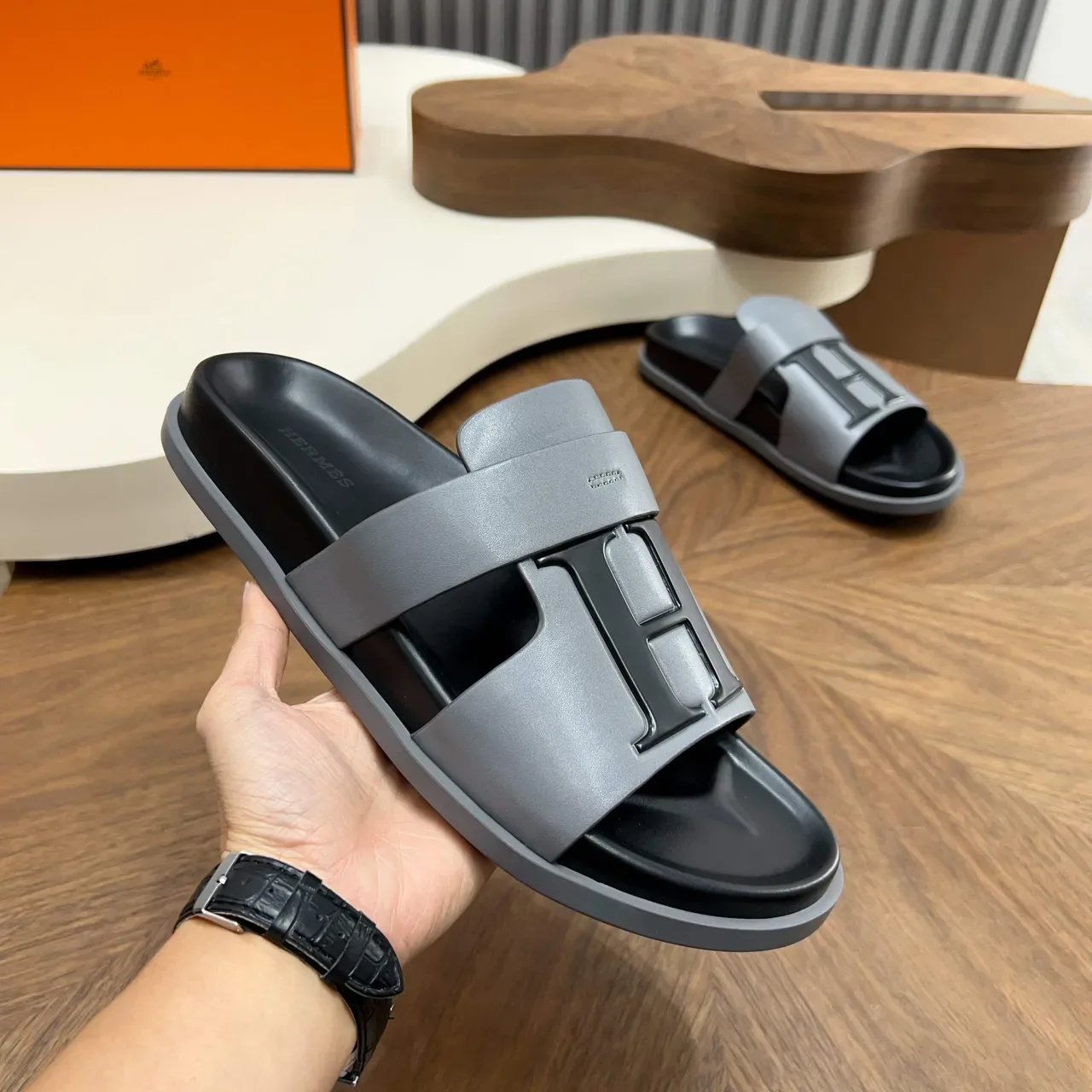 Sandales Hermès Oran Blanches et Noires 7