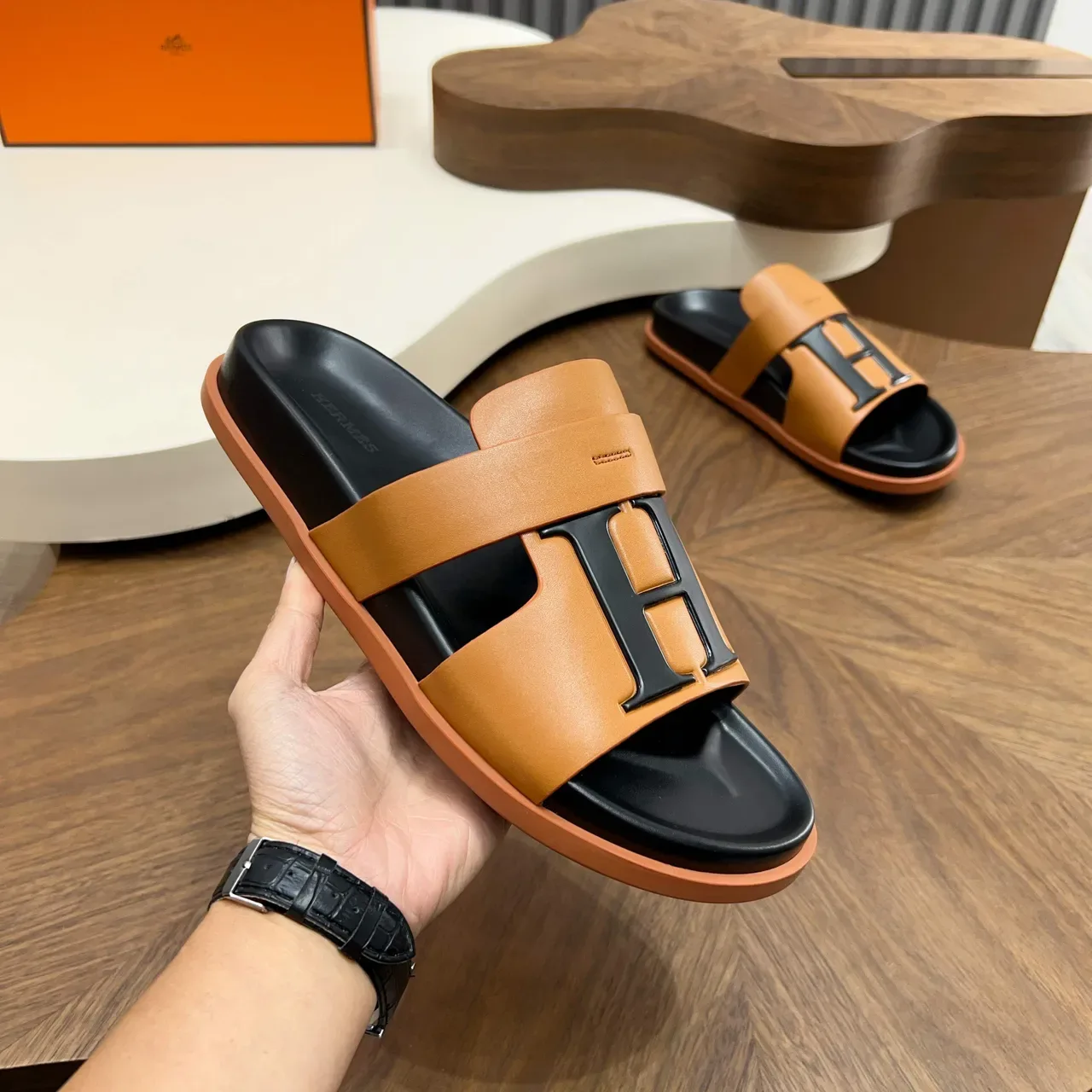 Sandales Hermès Oran Blanches et Noires 9