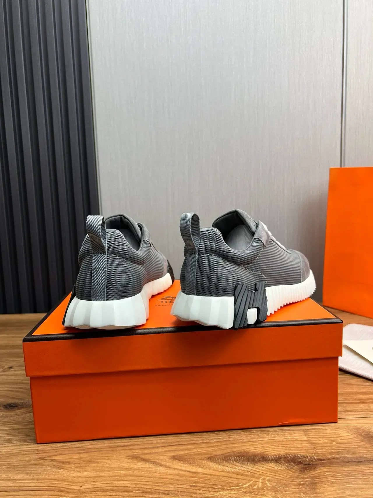 Hermès Oran Sneaker 灰色麂皮网布 白色凸纹鞋底 生活方式运动鞋 5
