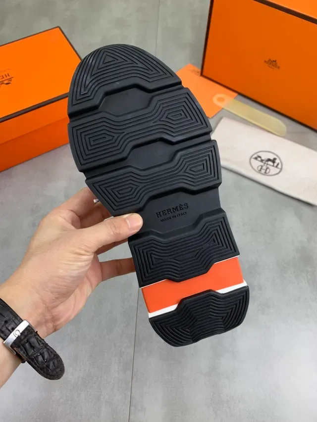Hermès সাদা ও কমলা প্ল্যাটফর্ম স্নিকার 2
