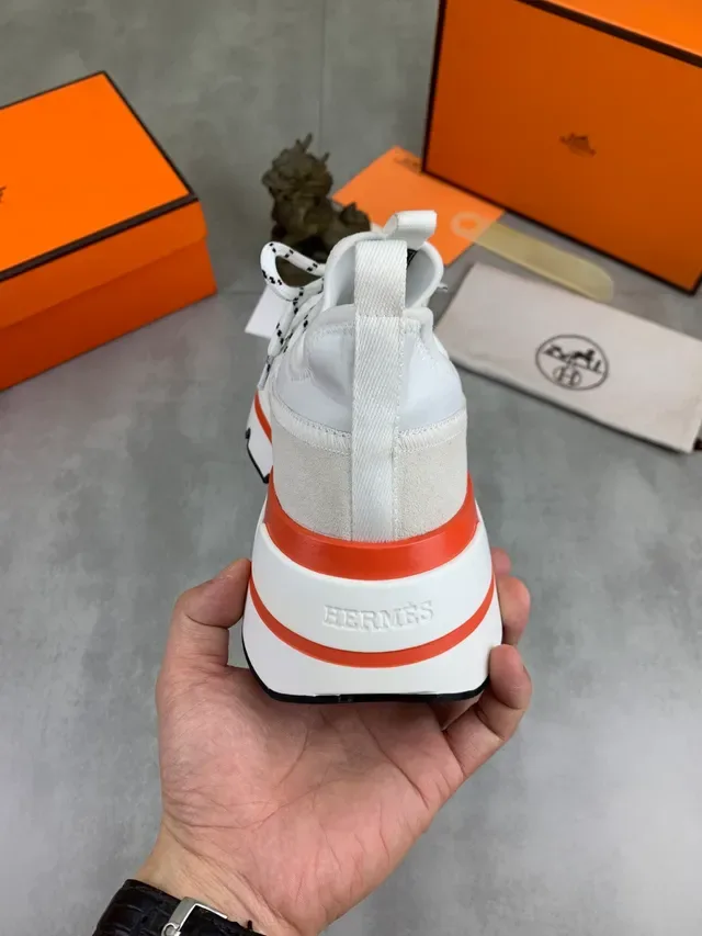 Hermès সাদা ও কমলা প্ল্যাটফর্ম স্নিকার 3