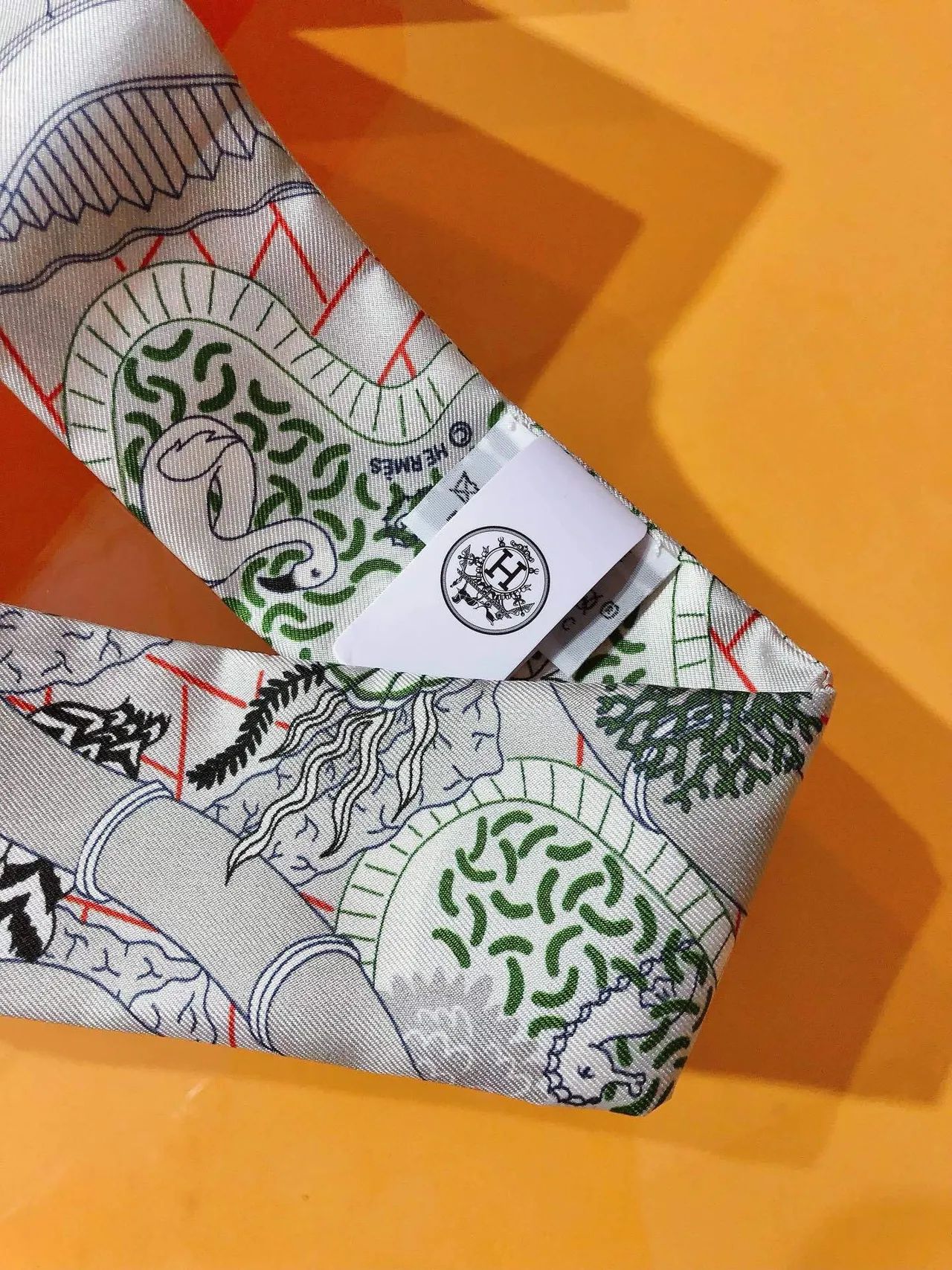 Hermès White Black Printed Line-Art Motif Rolled Border Silk Scarf 7