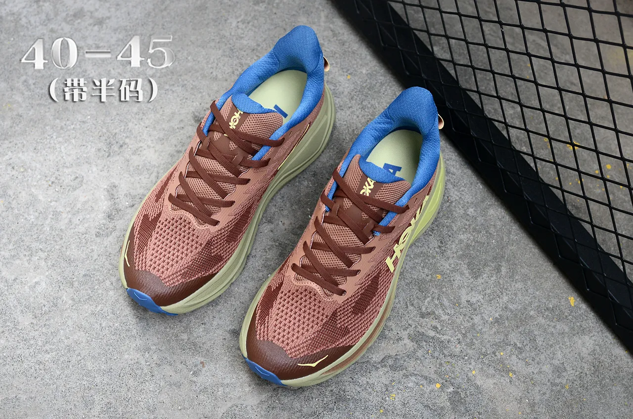 Hoka Clifton বাদামী এবং নীল দৌড়ের জুতা 4