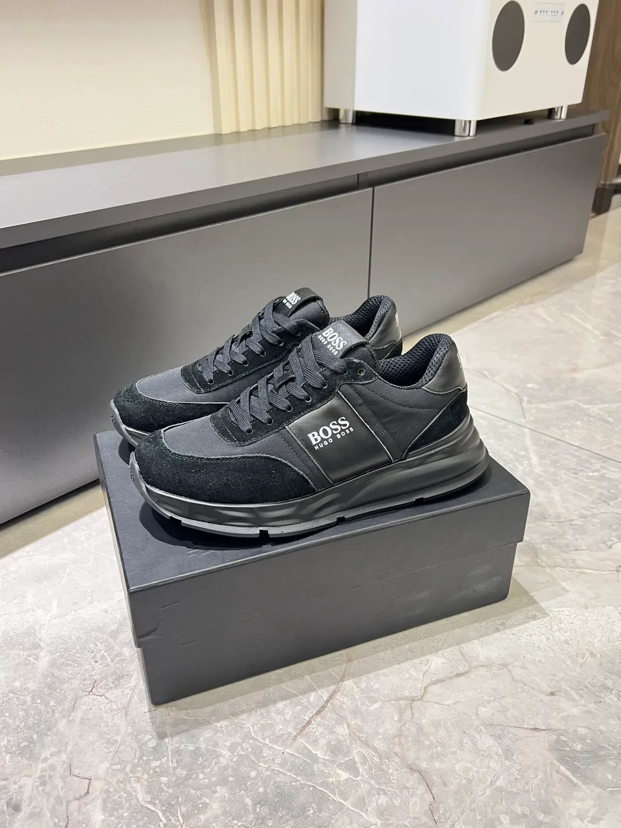 Hugo Boss Sneakers Lifestyle Solado Monocromático Esculpido de Material Misto Superior Preto 4