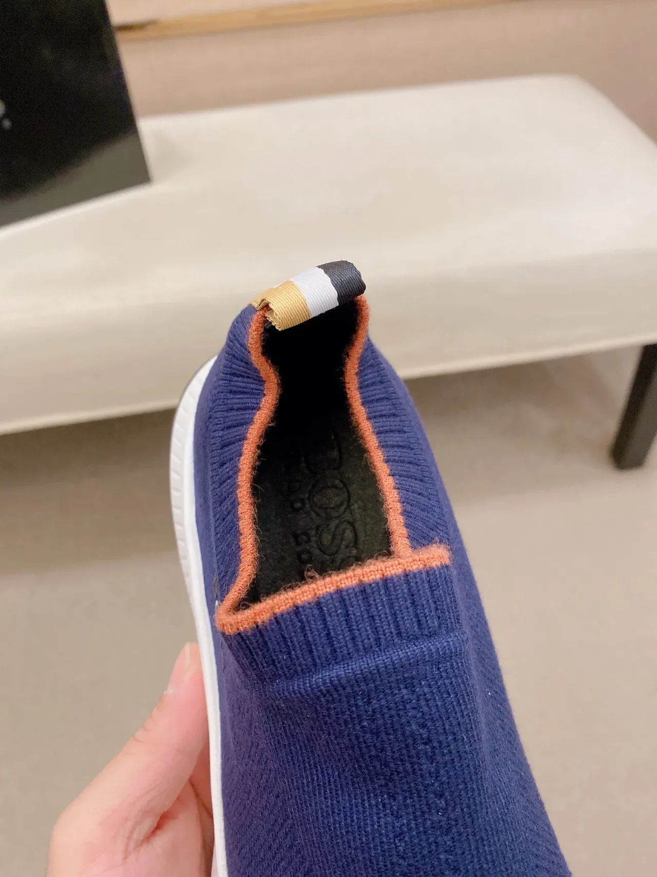 Hugo Boss Sneakers Bleues Blanches à Maille Supérieure et Construction Slip-On 4