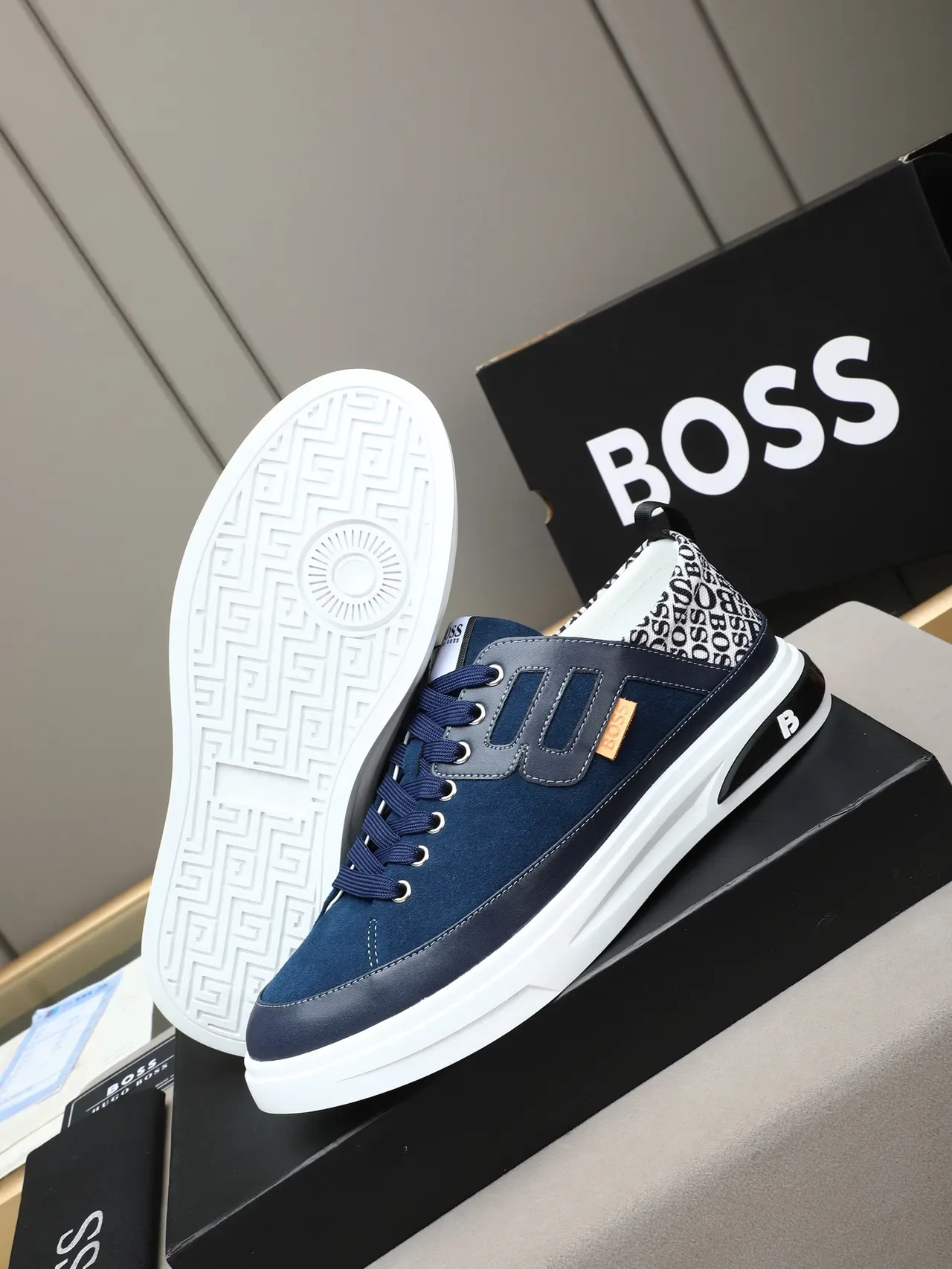 Hugo Boss নেভি সুয়েড এবং চামড়া লাইফস্টাইল স্নিকার 4