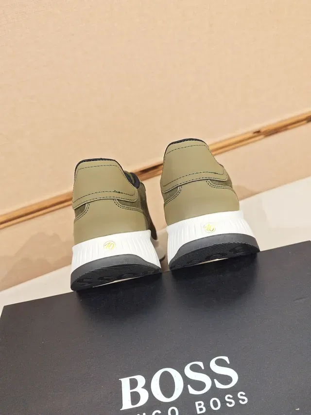 Hugo Boss 橄榄绿麂皮和皮革低帮生活方式运动鞋 3