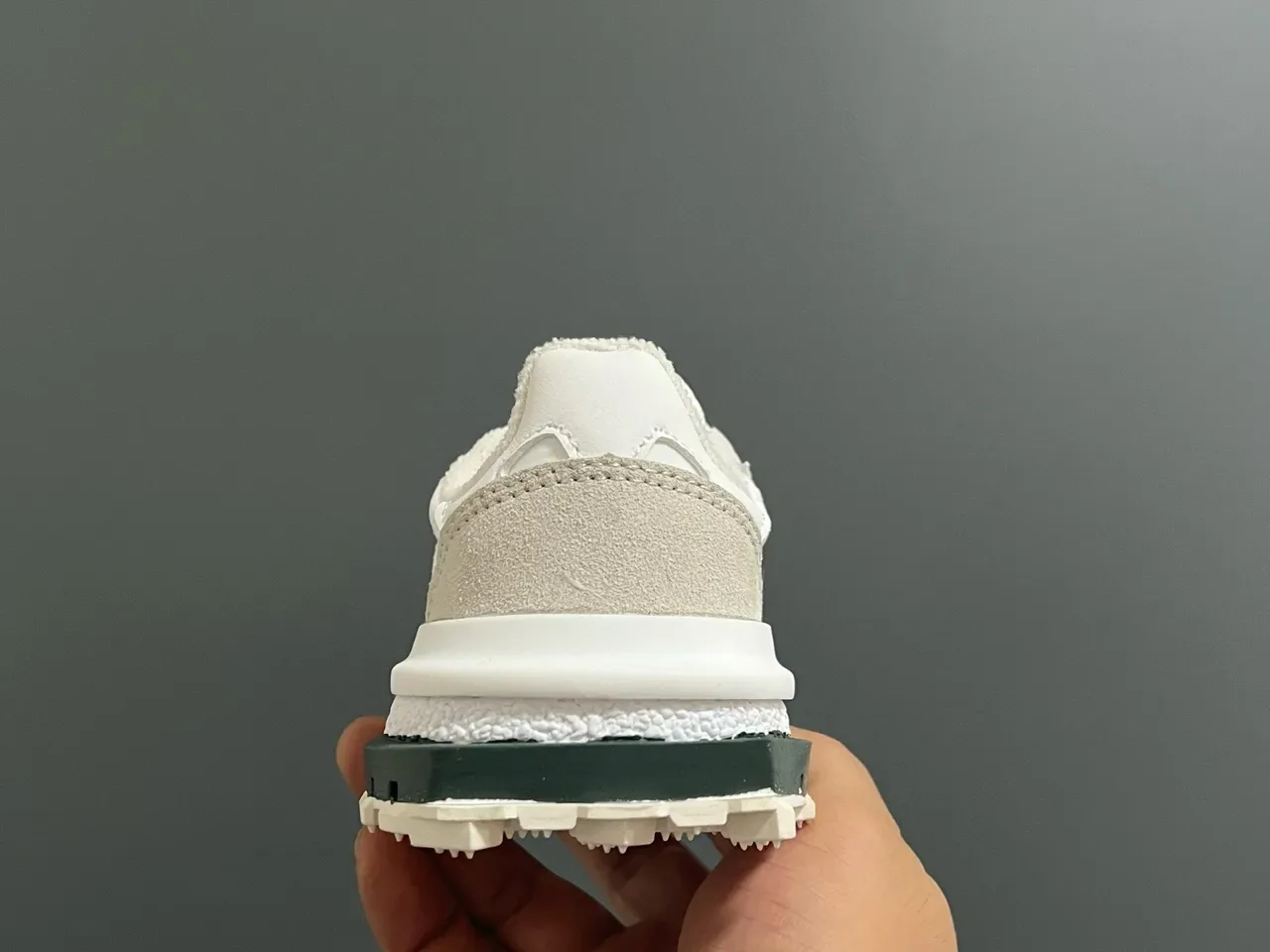 Lacoste 黑白分层鞋面纹理中底生活方式运动鞋 9