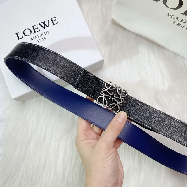 Loewe Anagram Belt কালো ও নীল উল্টানো চামড়ার বেল্ট 4