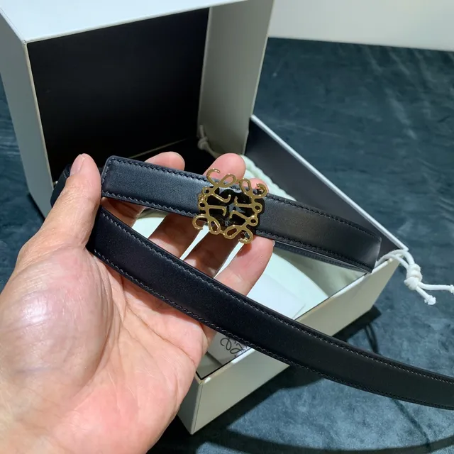 Loewe Anagram Belt 黑色 金色 窄带扣 皮革腰带 3