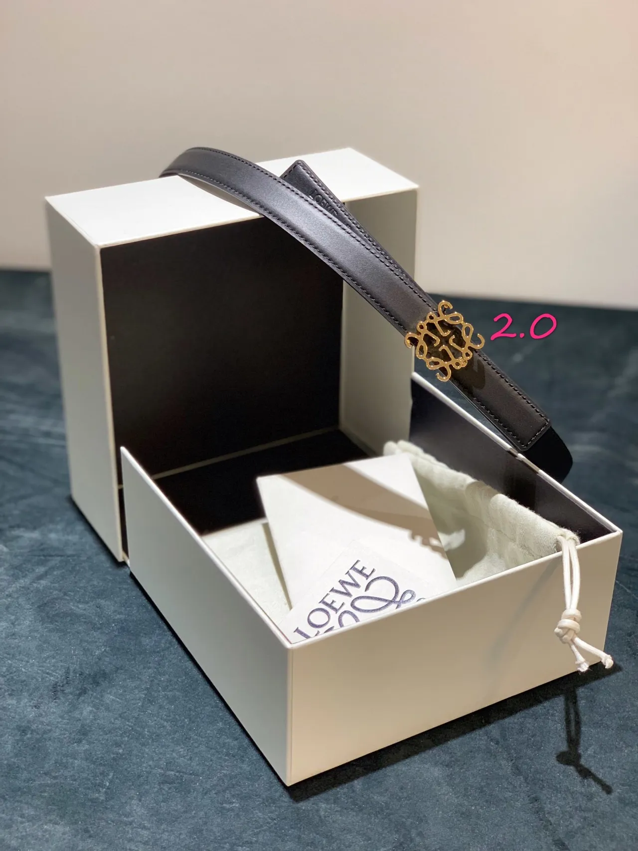 Loewe Anagram Belt 黑色 金色 窄带扣 皮革腰带 9