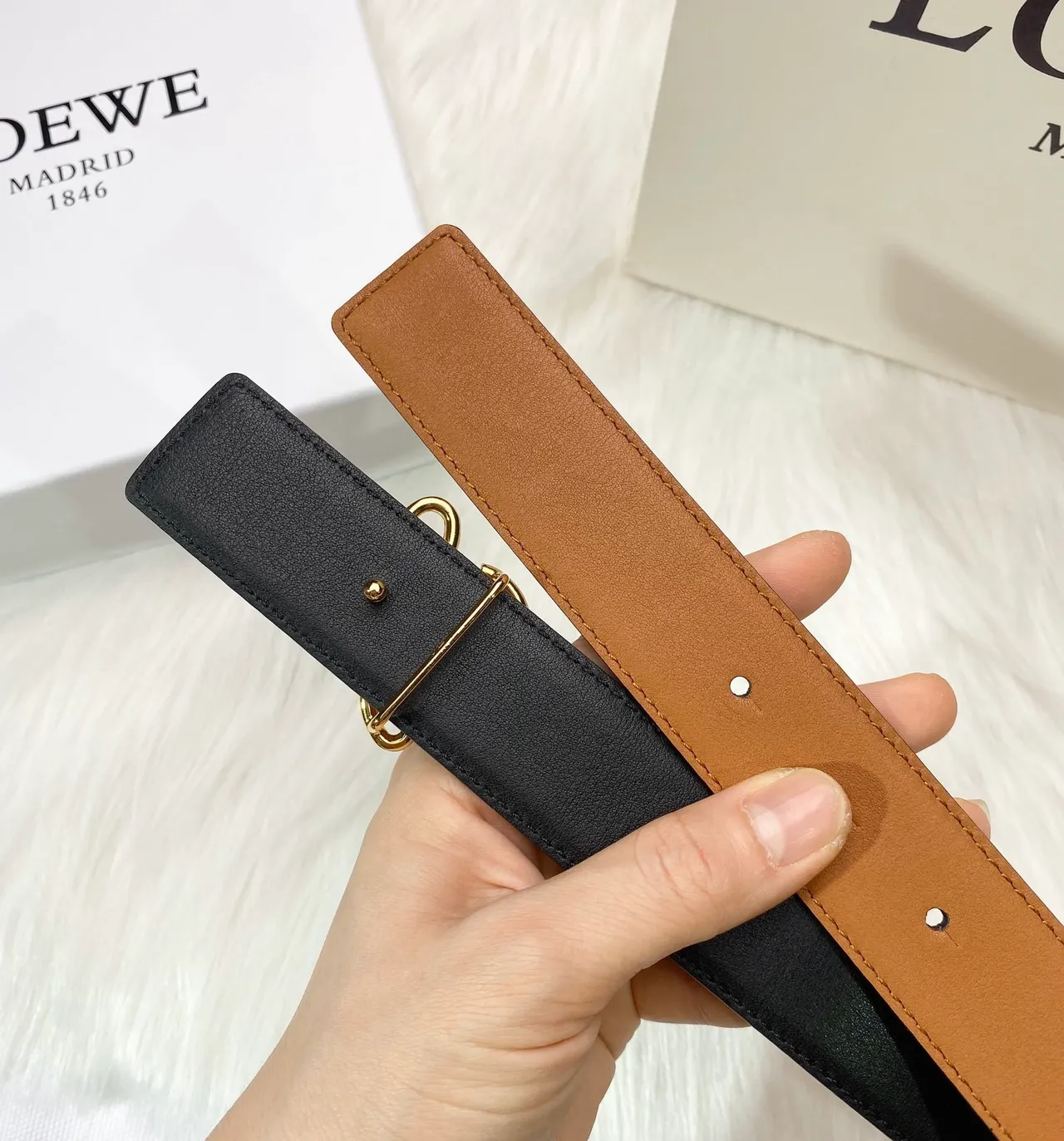 Loewe Anagram 棕色皮革腰带 3