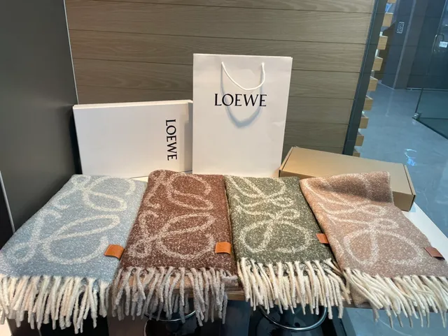 Loewe Bouclé Mottled Brown Beige Cashmere Scarf 4