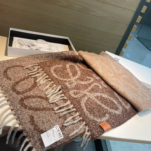 Loewe Bouclé Mottled Brown Beige Cashmere Scarf 9