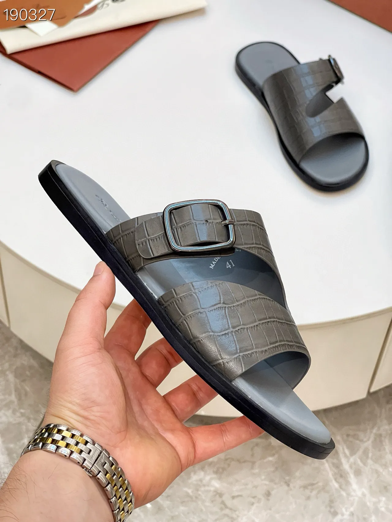 Loro Piana صندل كاجوال نقش تمساح حزام مزدوج إبزيم 5